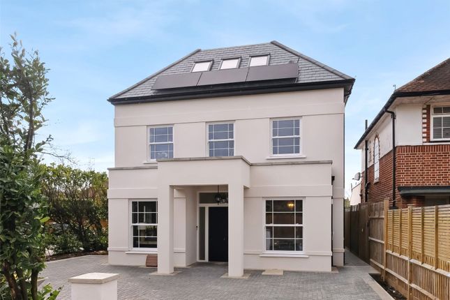 5 bed detached house