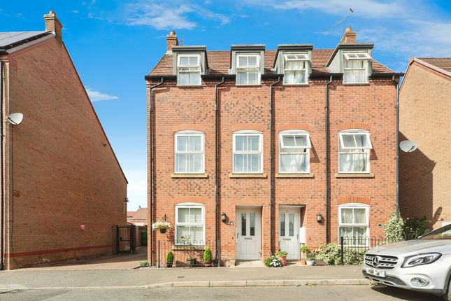 3 bed semi-detached house