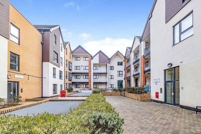 Attenborough Court, Watford WD19 2 bed flat for sale