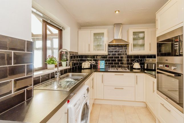 2 bedroom semi-detached house for sale