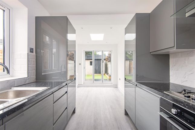 Daventry Avenue, London 3 bed house for sale