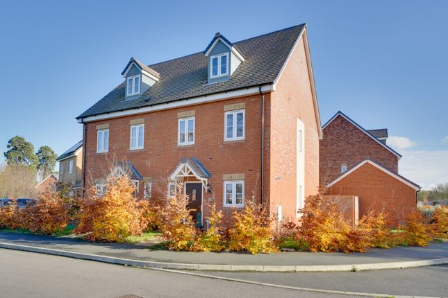 Gardener Crescent, Fenstanton... 3 bed semi