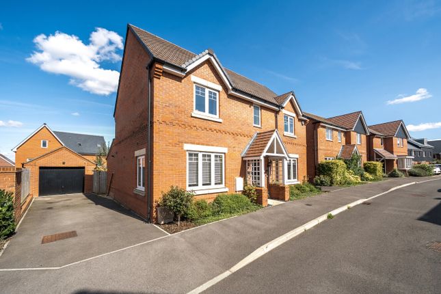 Pearce Row, Botley, Southampton... 4 bed detached house for sale