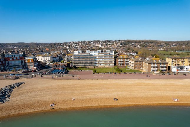 Admirals Walk, Hythe CT21 2 bed apartment for sale