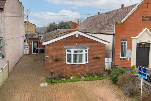 Saunders Avenue, Warwickshire CV12 2 bed bungalow for sale