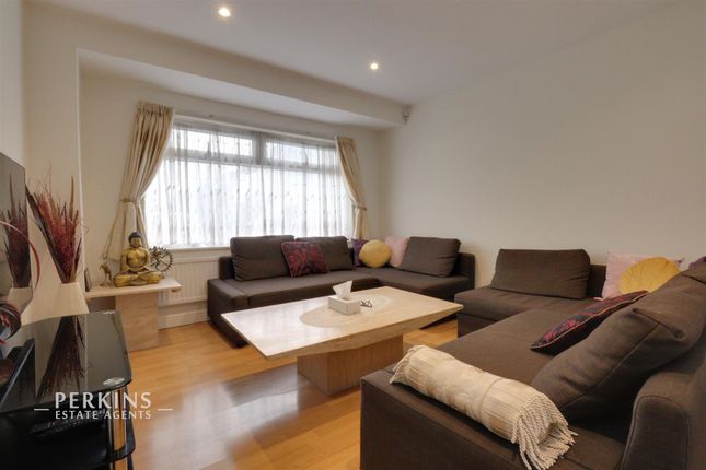 4 bedroom end of terrace house for sale