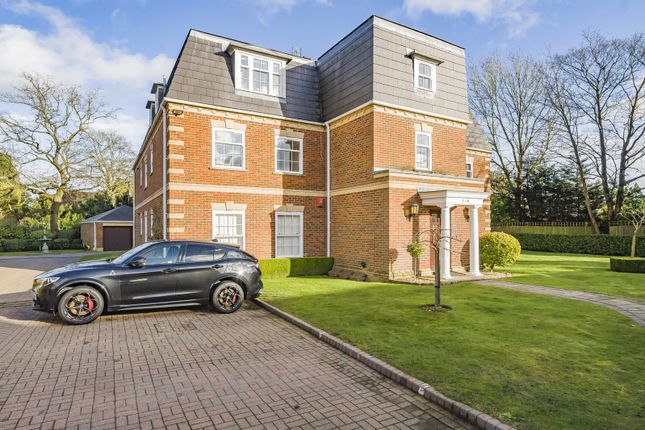 Oval Way, Gerrards Cross... 2 bed apartment for sale