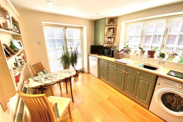 Potterells, Station Road, North Mymms... 2 bed cottage for sale