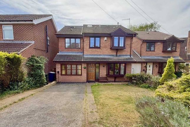 4 bed detached house