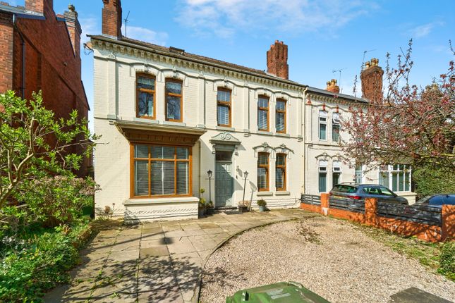 5 bedroom end of terrace house for sale
