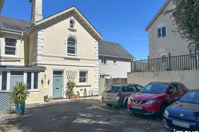 4 bedroom end of terrace house for sale