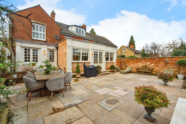 Buckland Hill, Kent ME16 5 bed semi