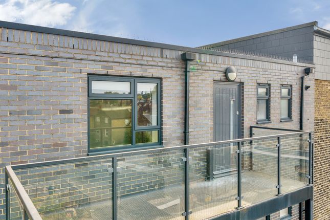 Braxfield Road, London 2 bed apartment for sale