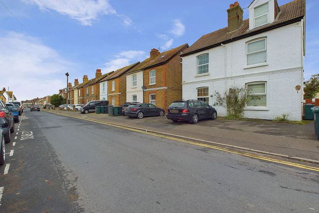 Vale Road, Portslade, Brighton, BN41 1GD 4 bed semi