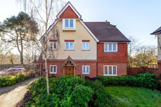 Rouse Close, Weybridge, KT13 5 bed detached house for sale