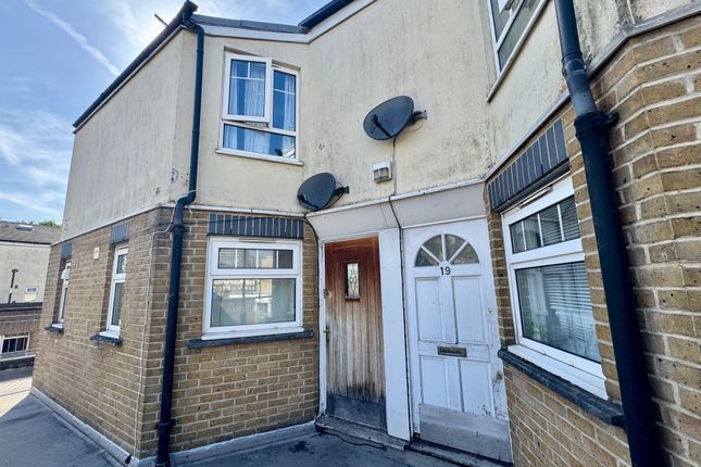 Renown Close, Croydon, CR0 2 bed maisonette for sale