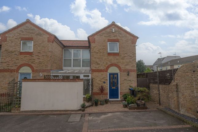 Albion Court, Ramsgate, CT11 2 bed terraced house for sale