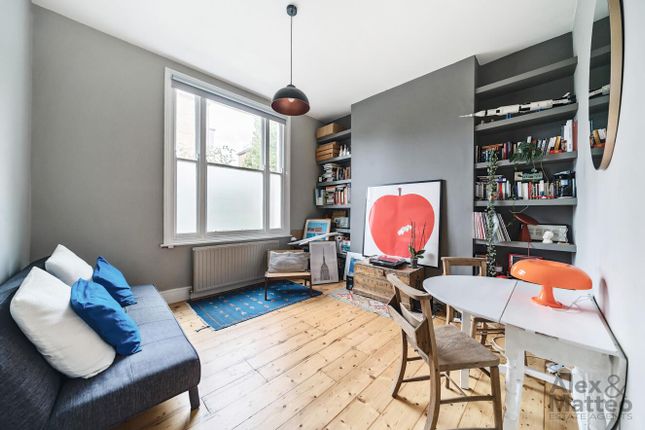 Southwark Park Road, Bermondsey, SE16 1 bed flat for sale