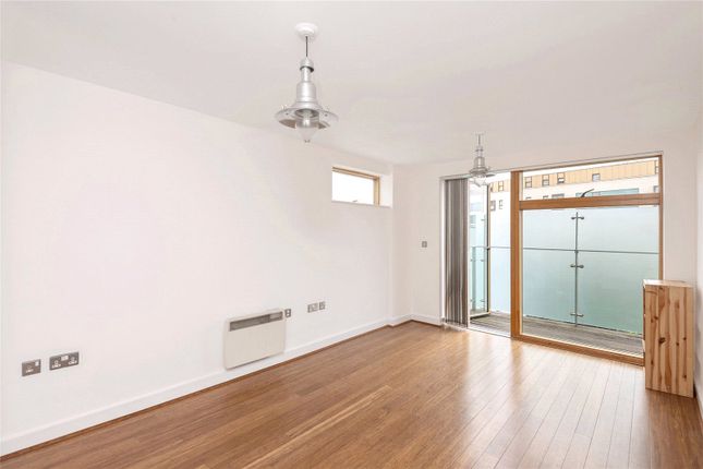 Bartholomew House, North Kensington, W10 1 bed apartment for sale