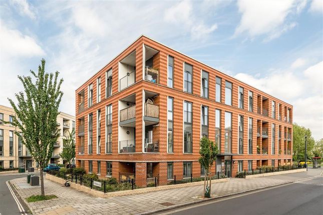 Akerman Road, London SW9 3 bed flat for sale