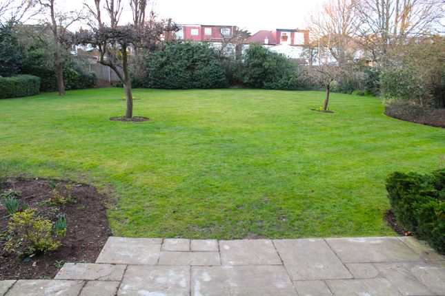 3 bed flat