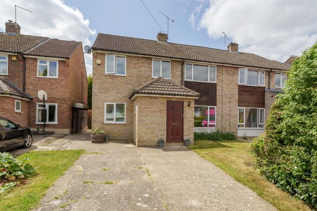 Henley Gardens, Hampshire GU46 4 bed semi