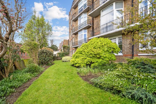 Richmond Hill, Richmond, TW10. 2 bed flat for sale