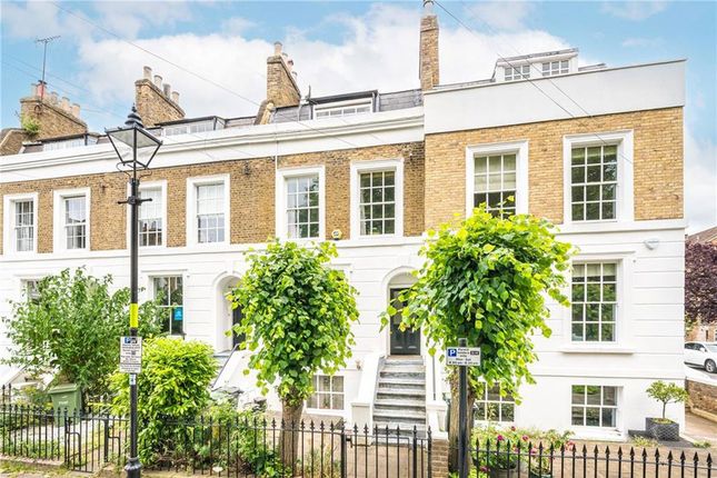 Trinity Gardens, London SW9 3 bed maisonette for sale