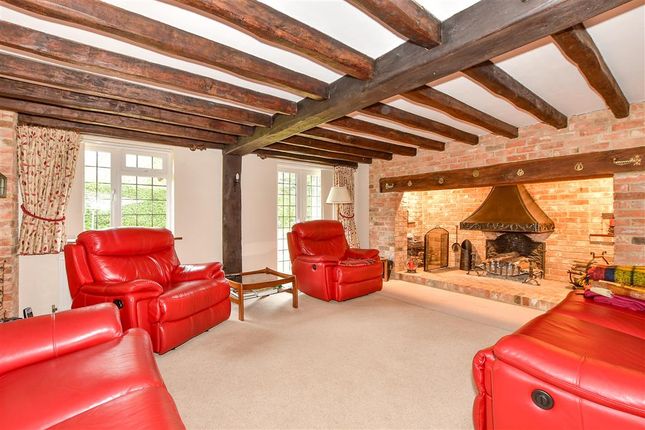5 bed detached house
