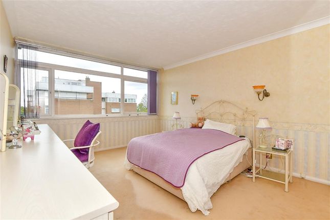 2 bed flat