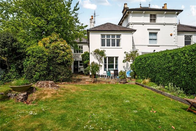 6 bed semi-detached house