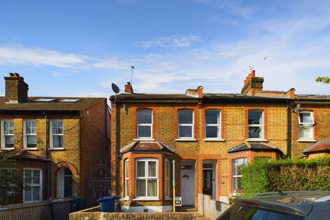 3 bed end terrace house