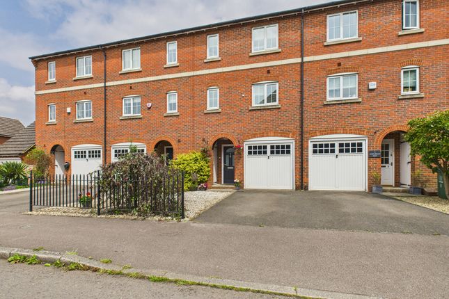 Weston Turville, Aylesbury HP22 4 bed townhouse for sale