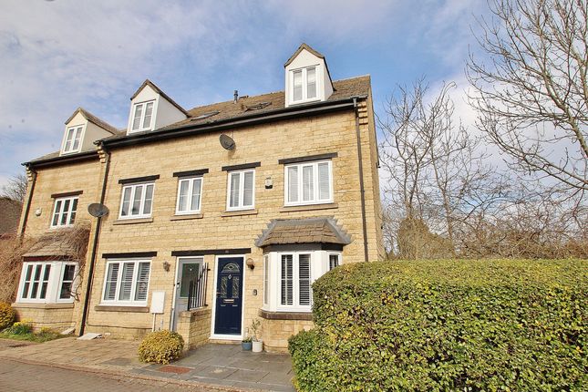 3 bed end terrace house