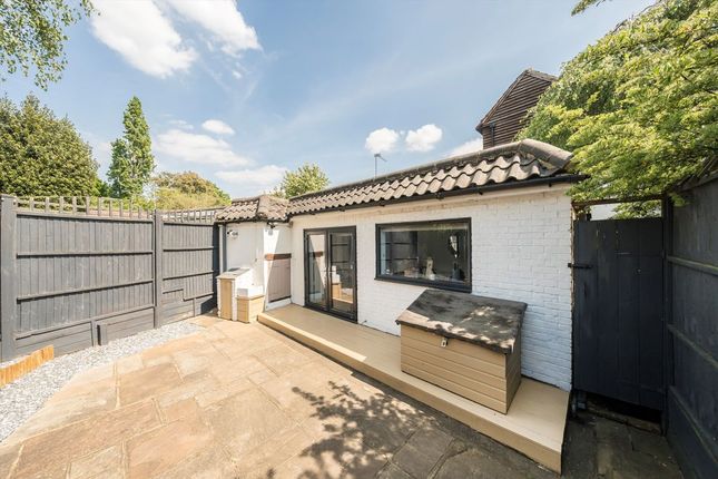 Station Road, Hampton TW12 2 bed bungalow for sale