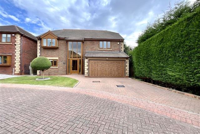 4 bed detached house