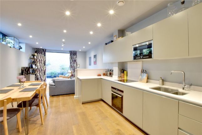 4 bed end terrace house