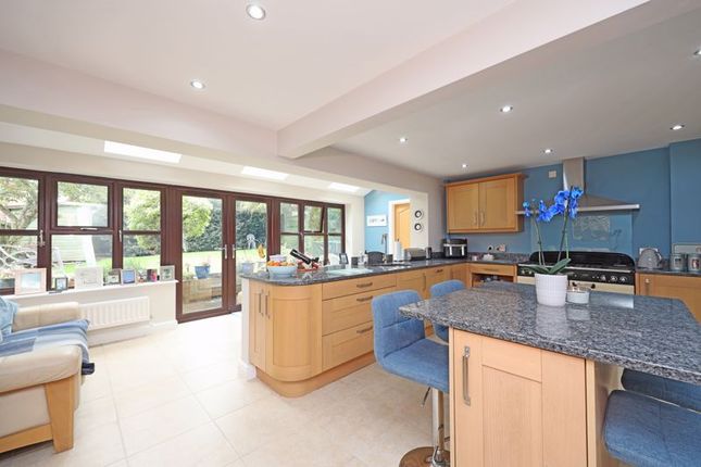 4 bed detached house