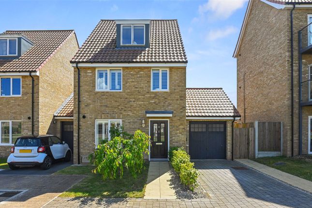 Radley Lane, Bishops Stortford... 3 bed link detached house for sale