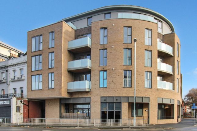 Lennox Road, Worthing BN11 1FF 2 bed ground floor flat for sale