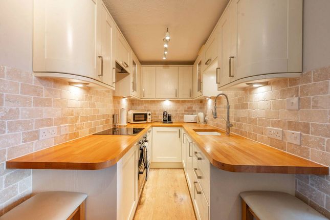 Crown Street, Harrow on the Hill... 2 bed flat for sale