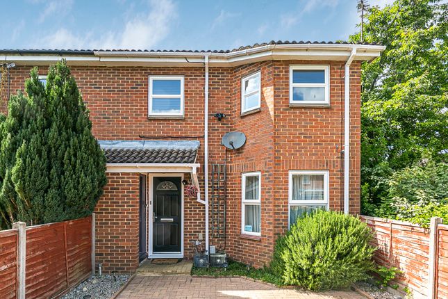 Peartree Court, Welwyn Garden City, AL7 3 bed semi