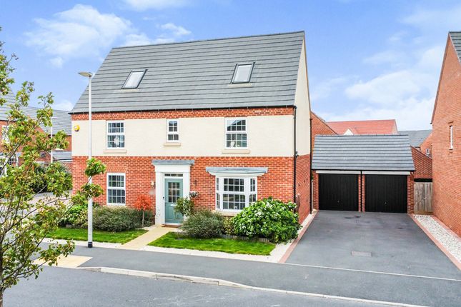 6 bedroom detached house for sale