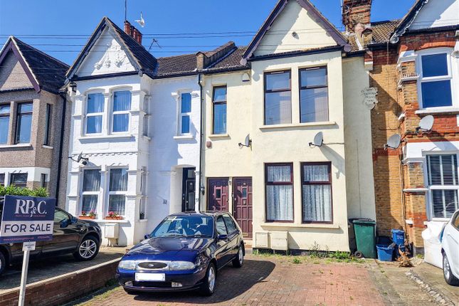 3 bedroom flat for sale