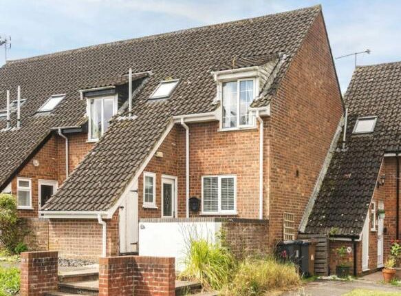 Goodey Meade, Stevenage SG2 3 bed terraced house for sale