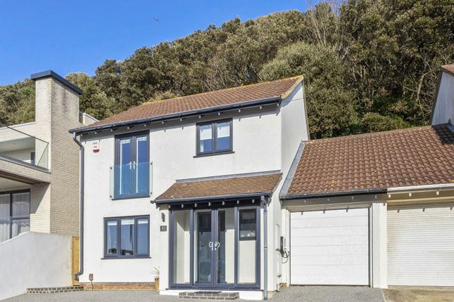 Radnor Cliff, Kent CT20 4 bed detached house for sale