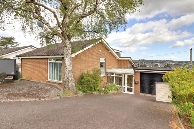 5 bed detached house
