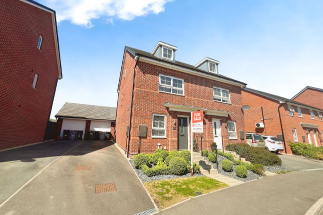 Pembroke Avenue, Grantham, NG31 3 bed semi