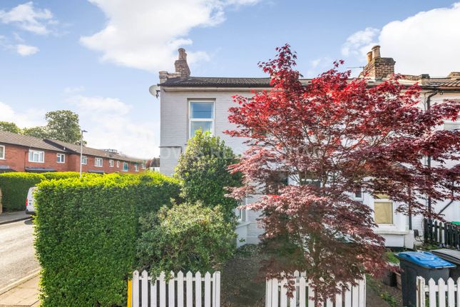 Grafton Road, New Malden 2 bed end of terrace house for sale
