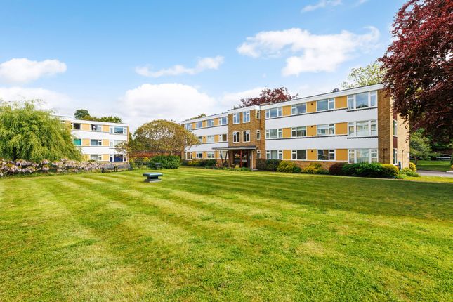 3 bedroom flat for sale